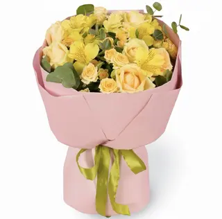 Мікс на основі троянд, альстромерії та евкаліпту