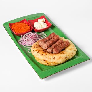 Ćevapi u lepinji