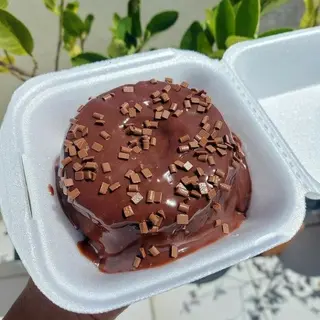 Mini bolo Vulcão de Chocolate com Brigadeiro cremoso