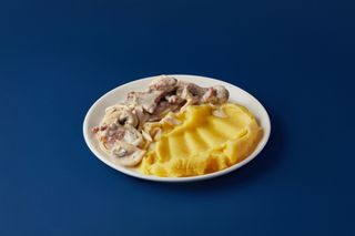 Бефстрогонов с гарниром