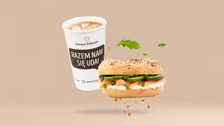 Bajgiel proteinowy z łososiem wędzonym + kawa