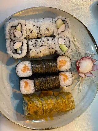A5 Sushi Misto Uramaki Camarão