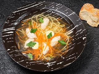 Бульон з локшиною та фрикадельками (330г)