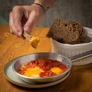 Shakshuka : Huevos fritos en salsa de tomate