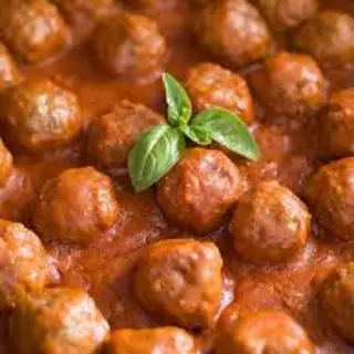 ALBONDIGAS CON TOMATE