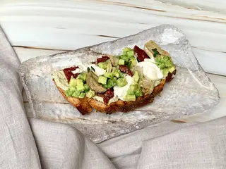 Брускета з артишоками і бурратою (170g)