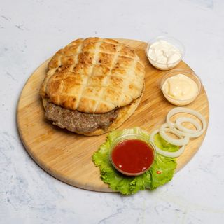 Pljeskavica u lepinji