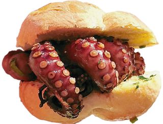 Panino con polpo fritto