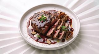 Medallones De Solomillo Flambeado En Salsa De Vino