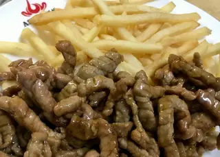 70. Ternera Con Patatas Fritas