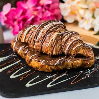 Круассан с шоколадом