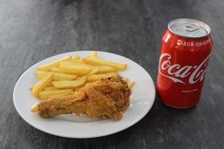 1 Pieza Con Papas Fritas Y Refresco Lata, Vasito de Helado