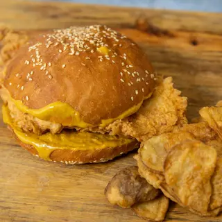 Crispy honey-mustard sendvič