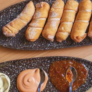 Tequeños de Guayaba con Queso