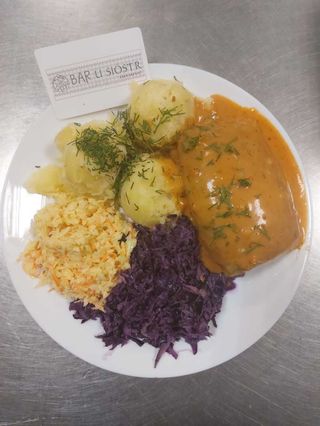 Gołąbki w sosie pomidorowym