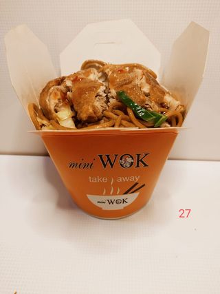 Tallarines Con Muslo De Pollo