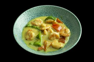 Gamberetti al curry e latte di cocco