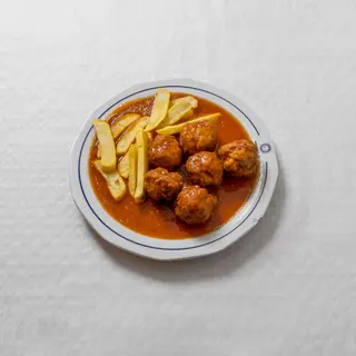 Albóndigas caseras con patatas