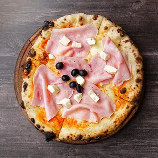 Pizza Vesuvio 32cm + Coca Cola 0,5l