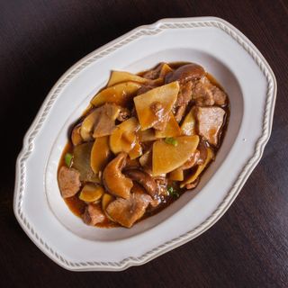 168. Manzo con funghi e bambù