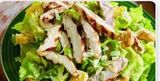 Ensalada César con pollo crujiente