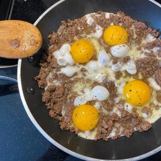 Viande Hachée À L'œuf