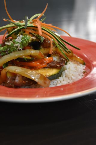 Beefsteak in Sweet & Sour with vegetables and rice