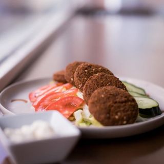 Tapa de falafel Al alioli