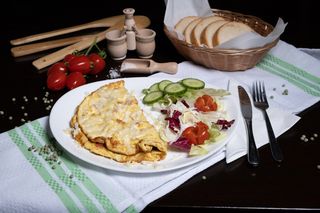 Omleta cu sunca si cascaval