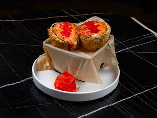 Суші Бургер з тигровою креветкою, авокадо та соусом Унагі (300г)