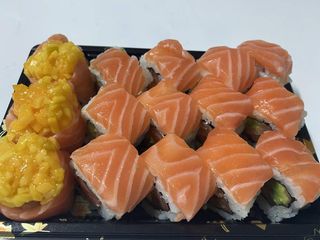 T26. Harumaki de Salmão