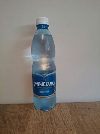 Woda mineralna gazowana 0,5l