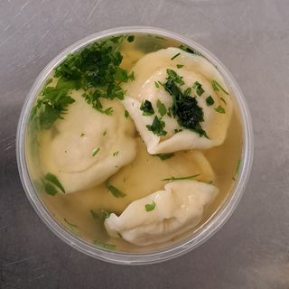 Rosół z pielmieniami