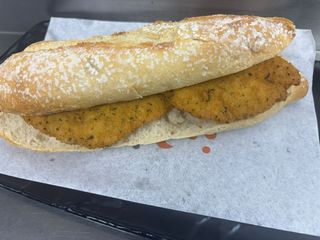 B-38 Bocadillo pechuga empanada
