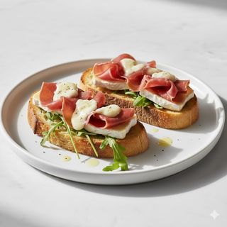 Tostadas De Jamón Serrano Y Brie