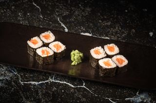Maki De Salmón (8 Uds.)