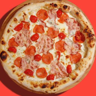 პიცა ალ პროშუტო 8 ნაჭრიანი 33 სმ.  600გრ.