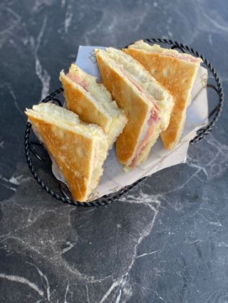 Bikini De Jamón York Y Queso