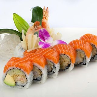Uramaki salmón Dragón roll (8Pzs)