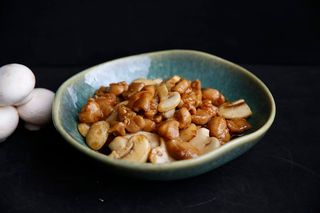 241 Pollo Champiñones