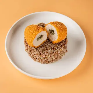 Гречана каша з котлетою по-київськи (250г)