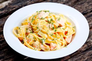 Паста з лососем (300г)