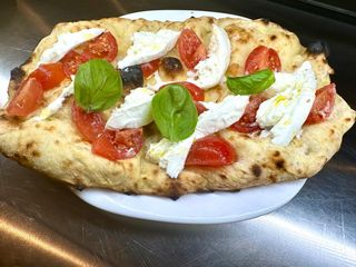 Focaccia bufala e pachino