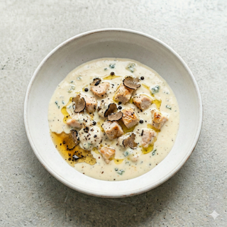 lo IL CALCIO cu ulei de trufe si gorgonzola