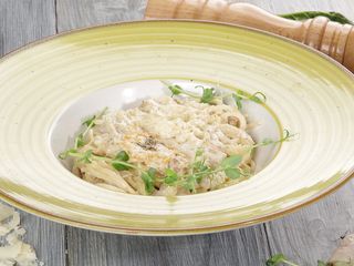 Паста з куркою та грибами (300g)