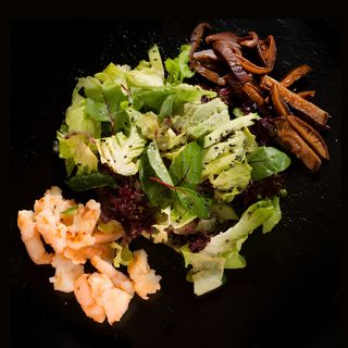 Салата със скариди (250г)