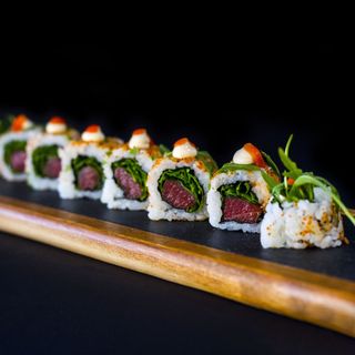 URAMAKI SPICY TUNA /8 UDS