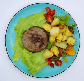 Hamburger di Scottona 180 gr con Patate al forno