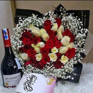 Large Bouquet with Wine & Gift Card