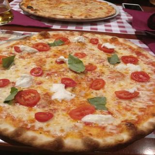 Pizza cabrani (33 cm.)